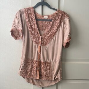 Chic Lace-Trimmed Blouse in Blush